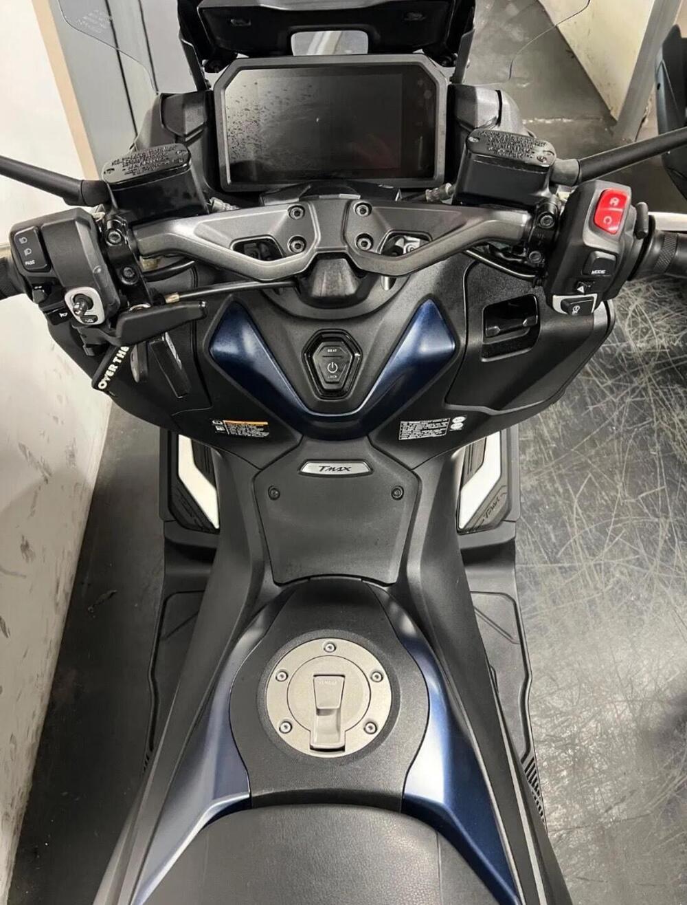 Yamaha T-Max 560 (2022 - 24) (8)