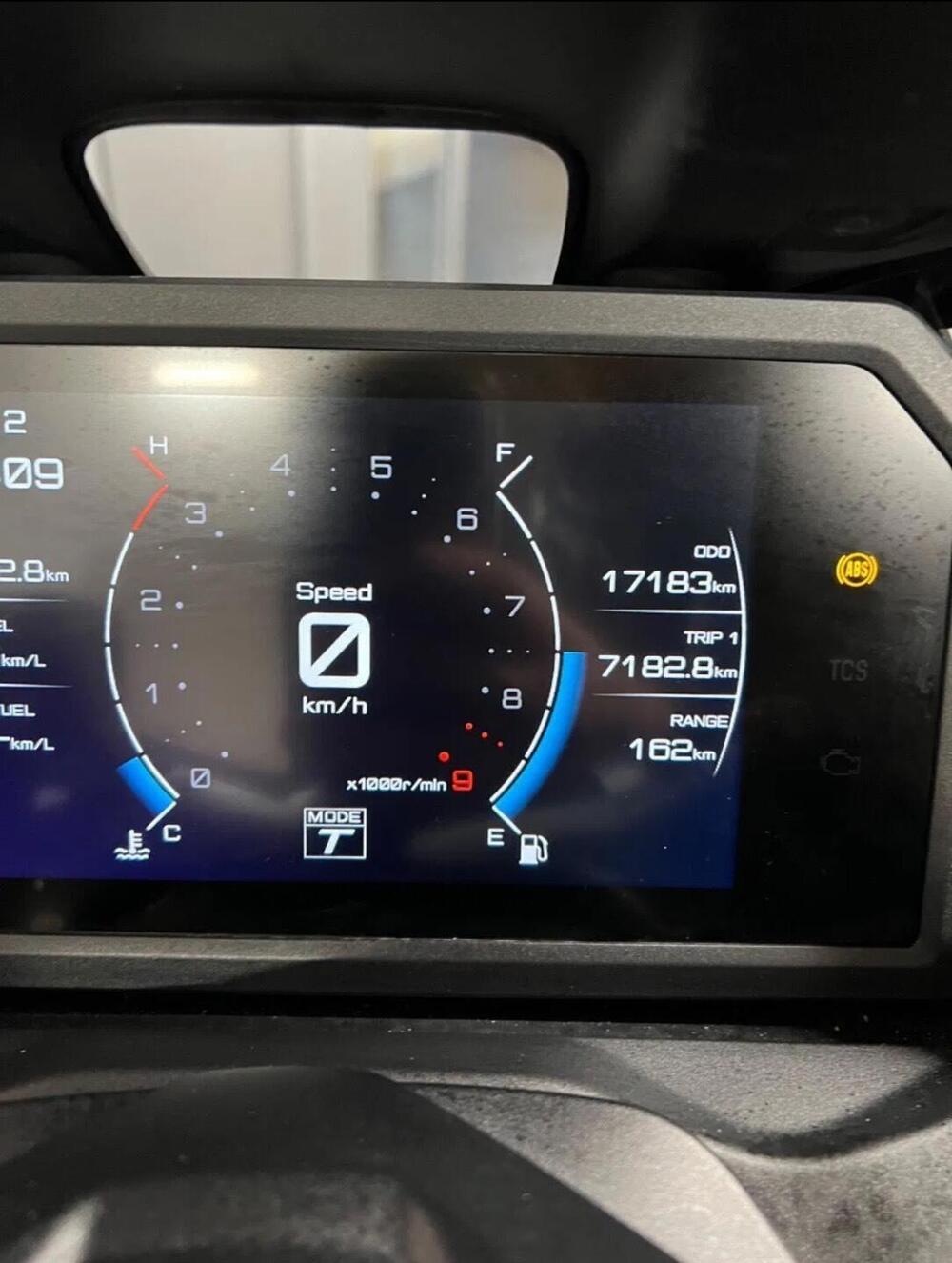 Yamaha T-Max 560 (2022 - 24) (9)