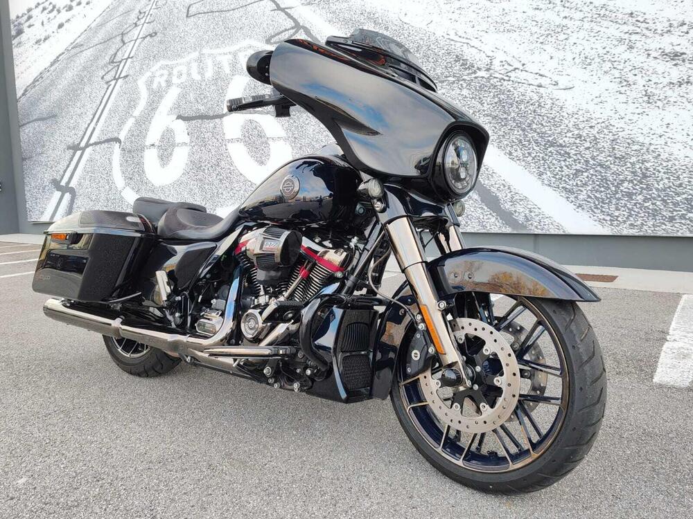 Harley-Davidson 117 Street Glide (2022) - FLHXSE (3)