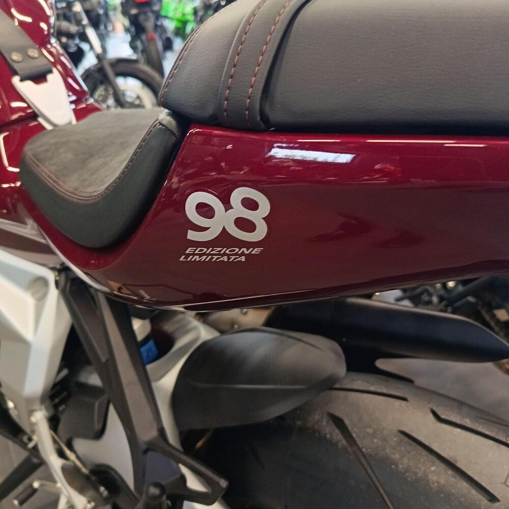 MV Agusta Superveloce 800 98 (2023 - 26) (4)