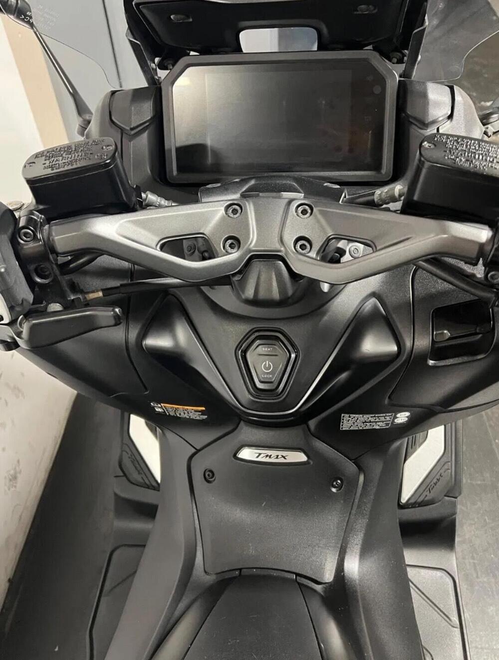 Yamaha T-Max 560 (2022 - 24) (8)