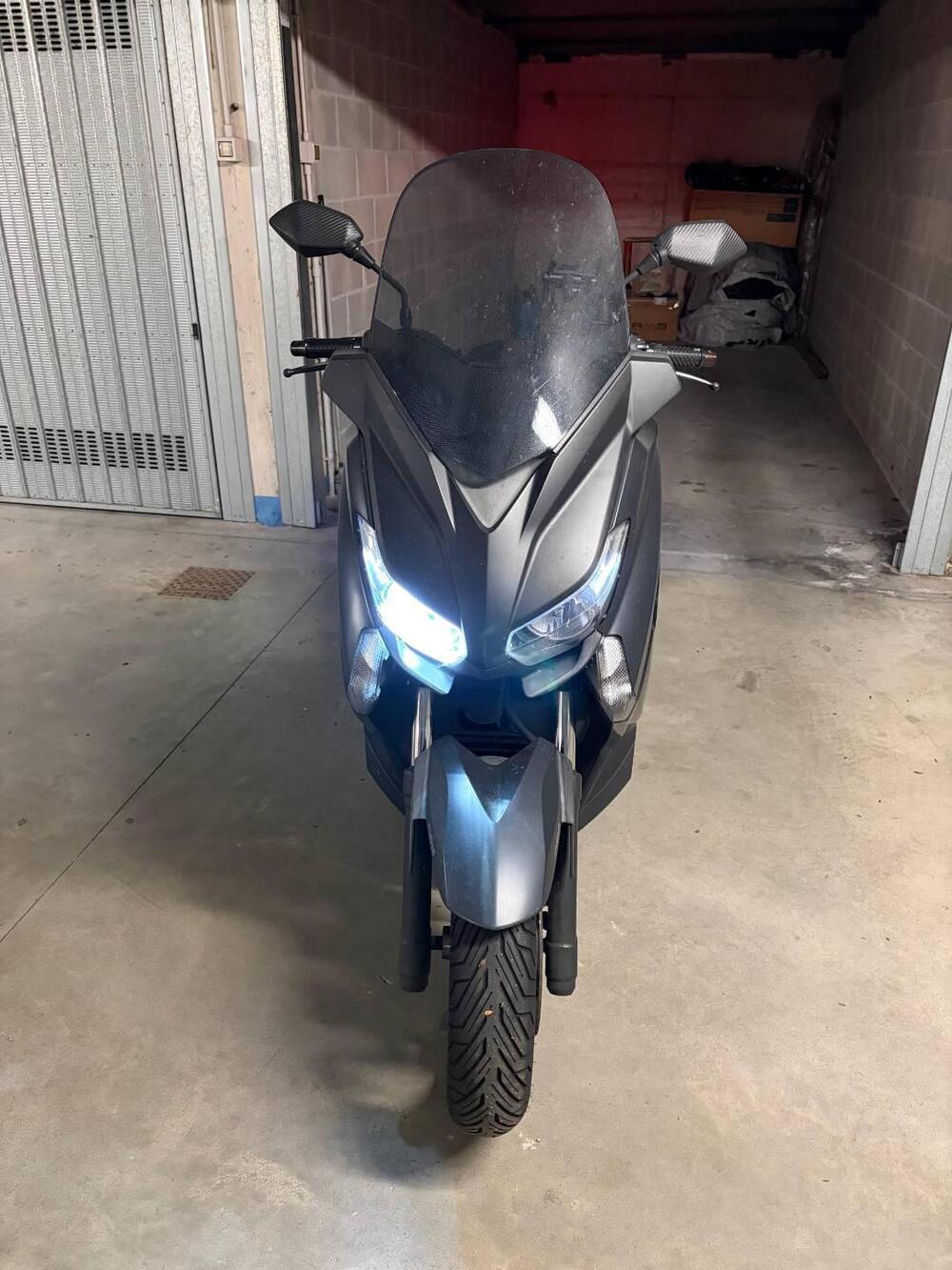 Yamaha X-Max 250 Iron Max ABS (2016) (3)