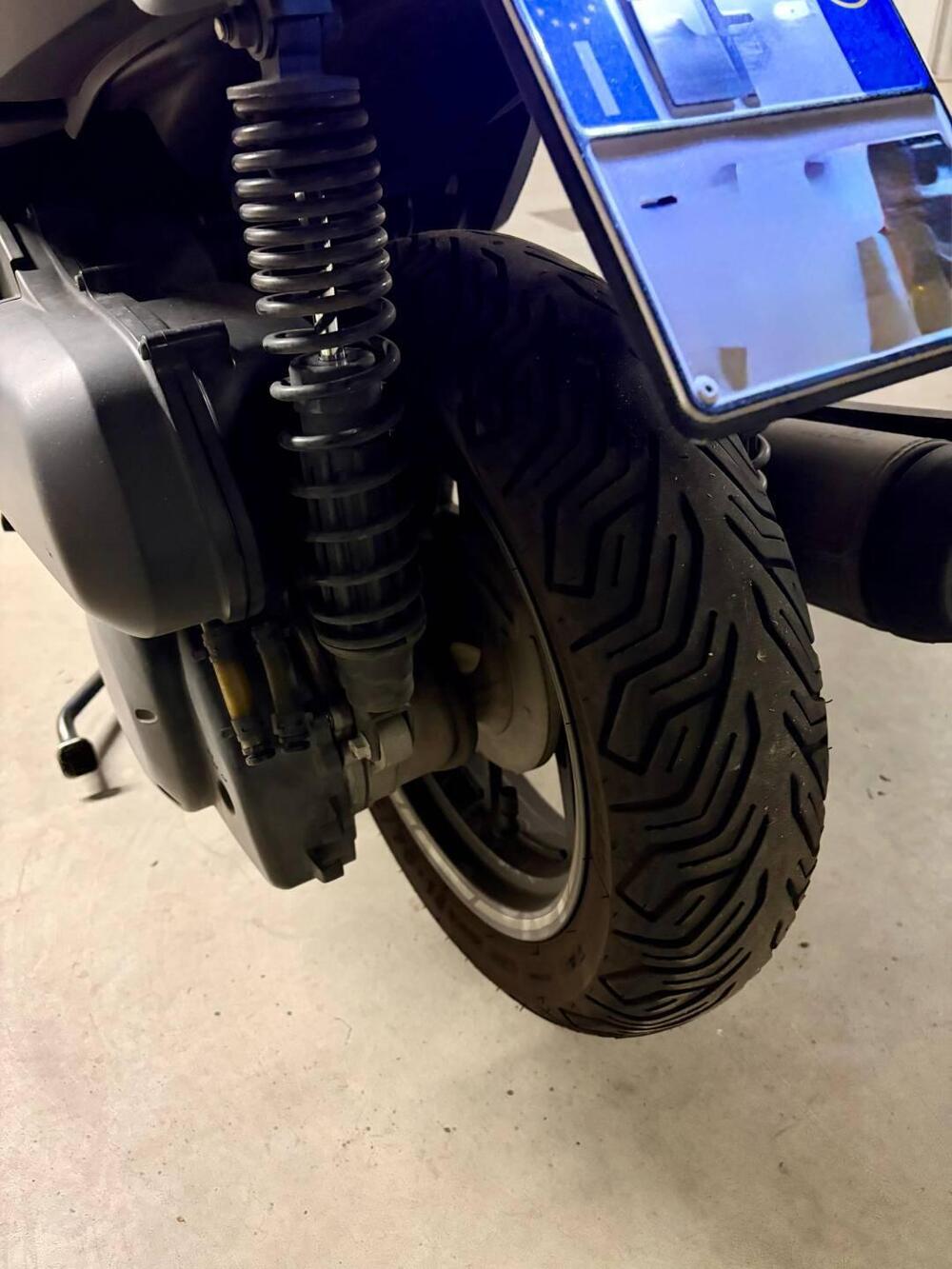 Yamaha X-Max 250 Iron Max ABS (2016) (5)