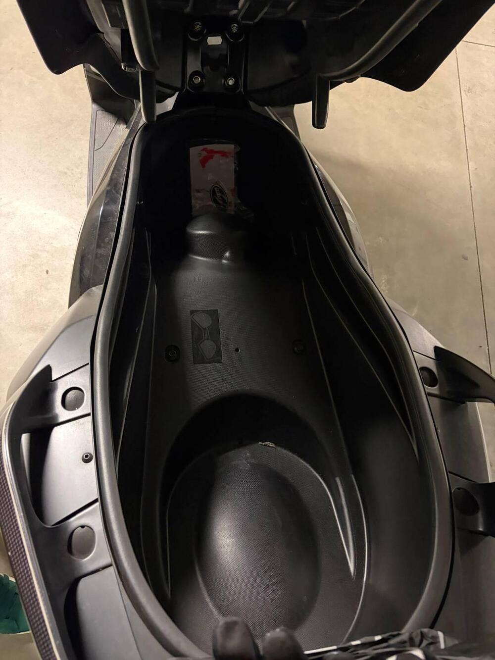 Yamaha X-Max 250 Iron Max ABS (2016) (10)