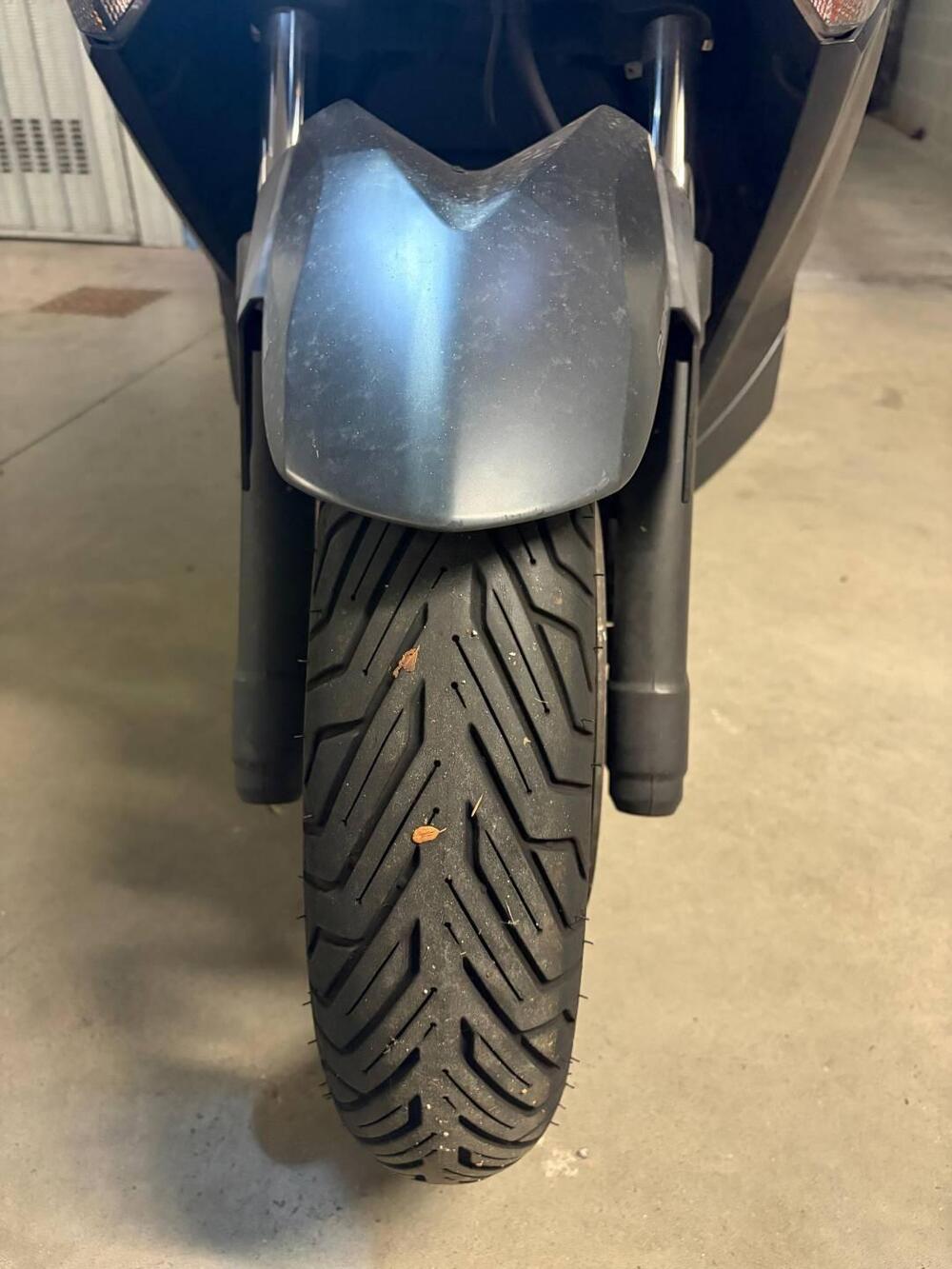 Yamaha X-Max 250 Iron Max ABS (2016) (11)