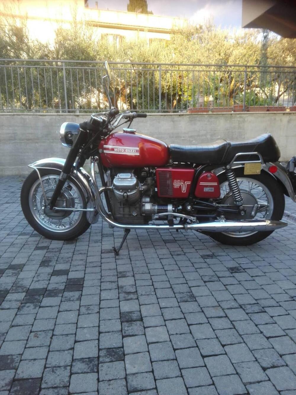 Moto Guzzi V7 850 GT