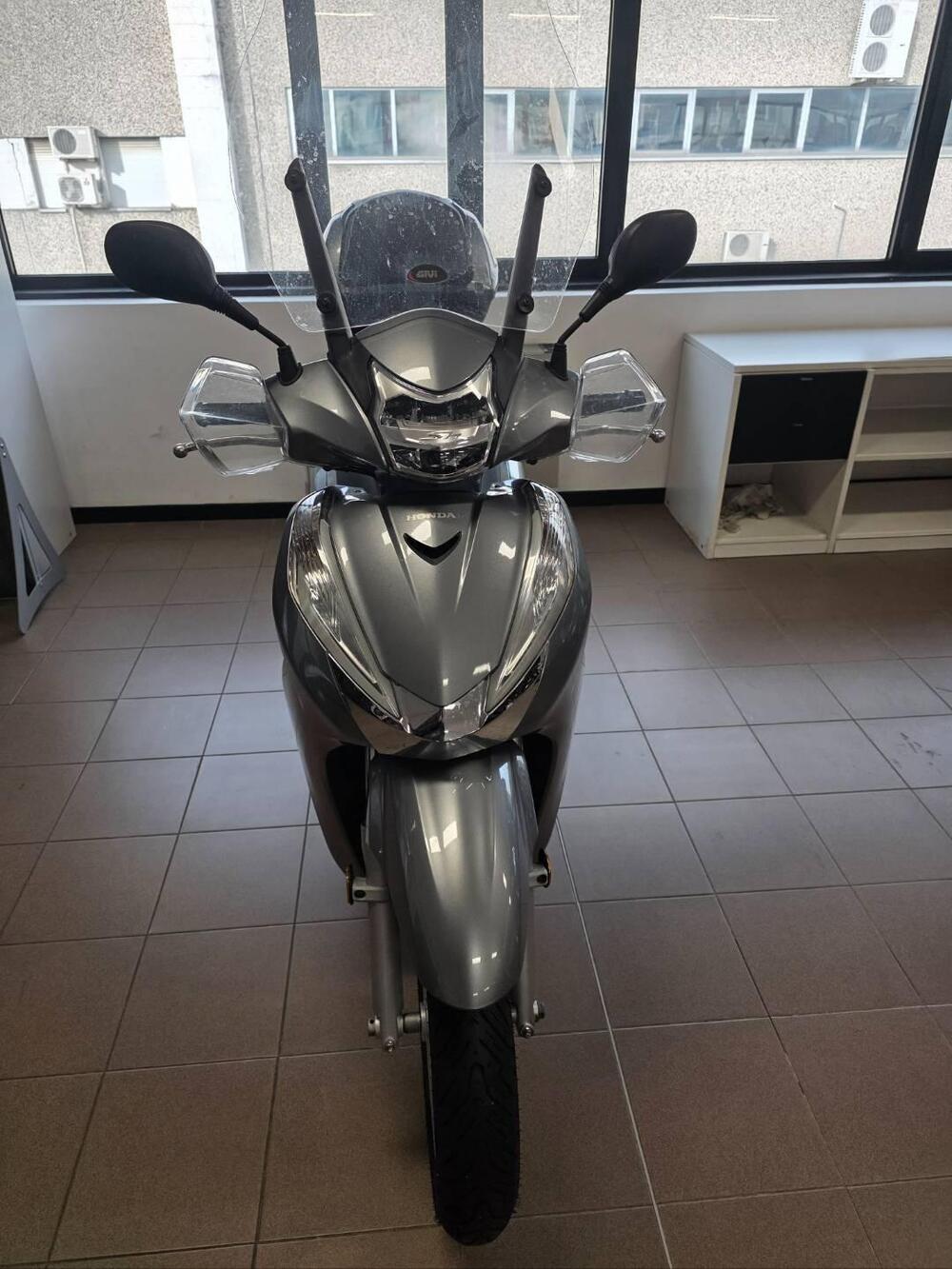 Honda SH 300 i ABS (2016 - 20) (4)