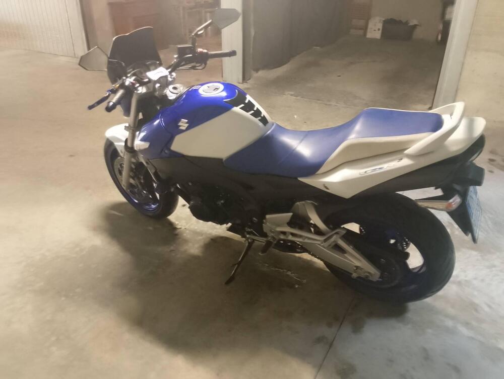 Suzuki GSR 600 (2006 - 11) (4)
