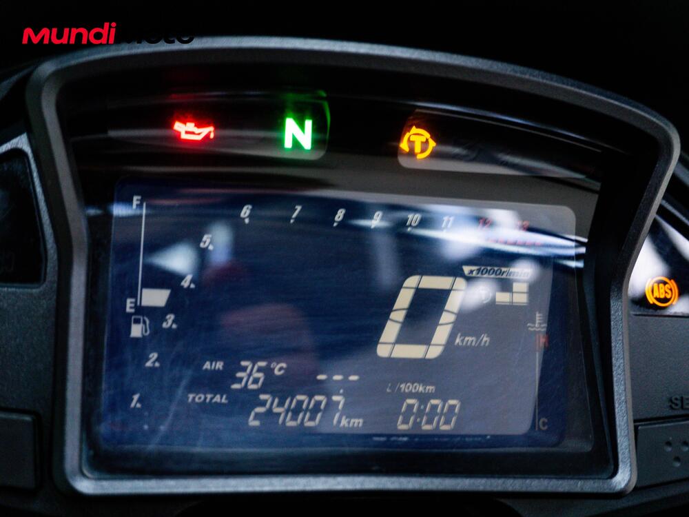 Honda VFR 800 (2002 - 05) (12)