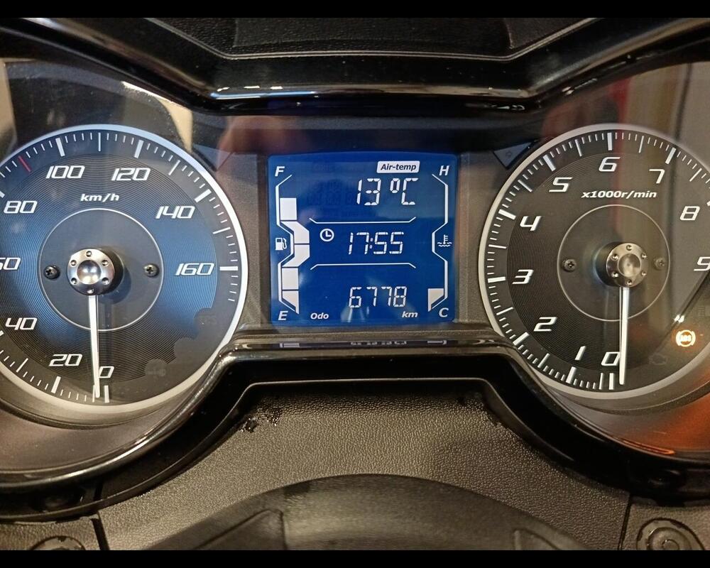 Yamaha X-Max 300 Tech Max (2021 - 24) (5)