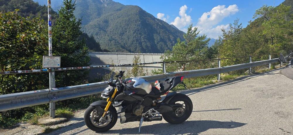 Ducati Streetfighter V4 1100 S (2021 - 22) (2)