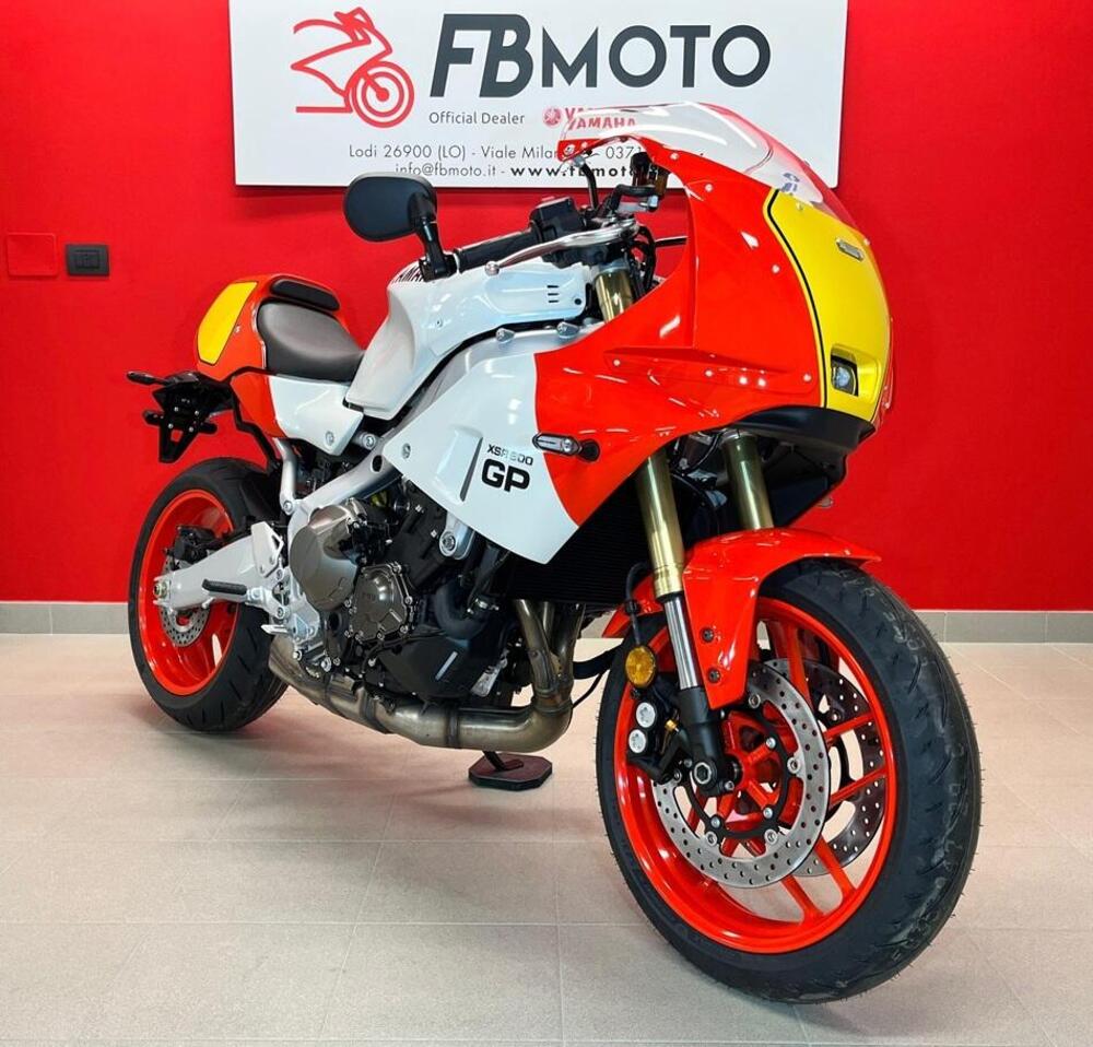 Yamaha XSR 900 (2022 - 26) (2)