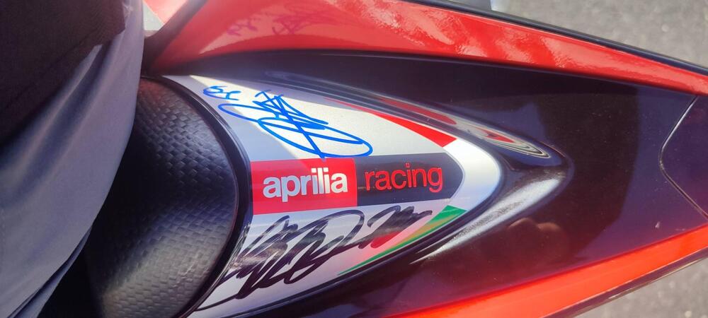 Aprilia Tuono V4 Factory (2015 - 17) (2)