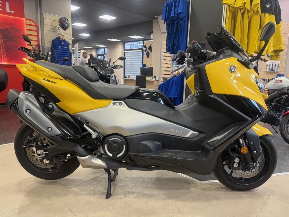 Yamaha T-Max 560 (2022 - 24) (4)