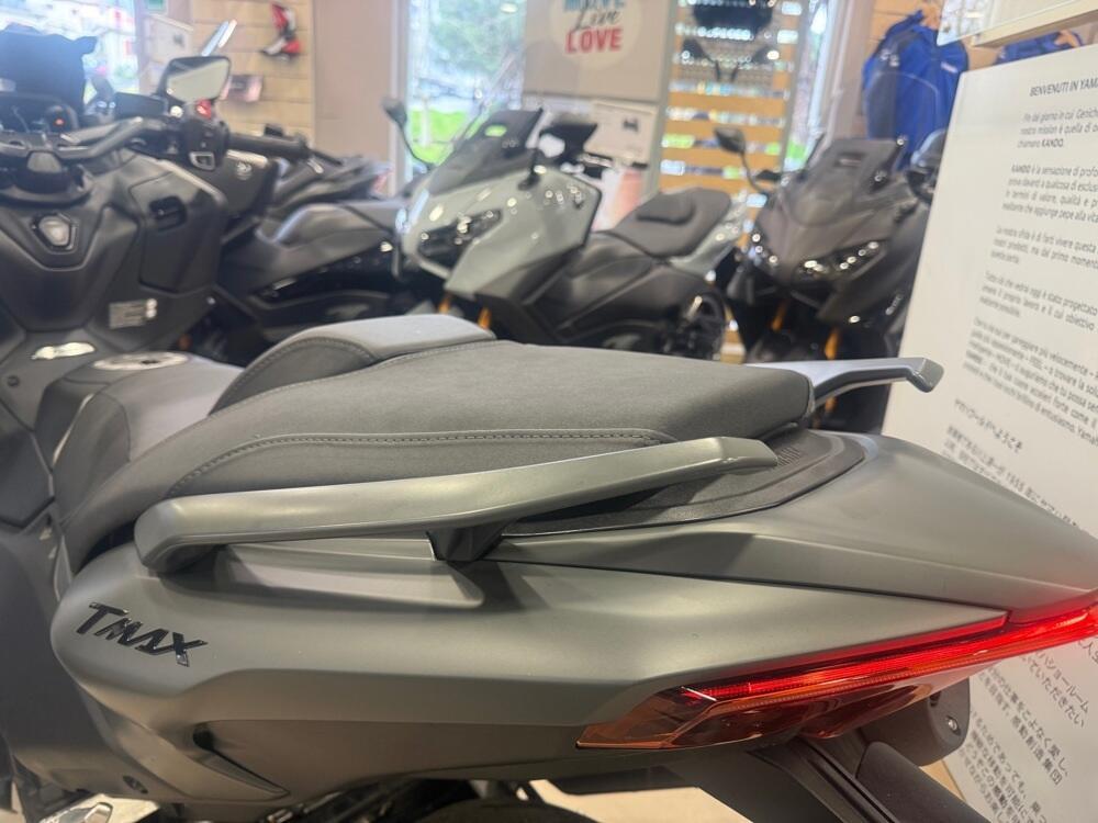 Yamaha T-Max 560 (2025 - 26) (6)