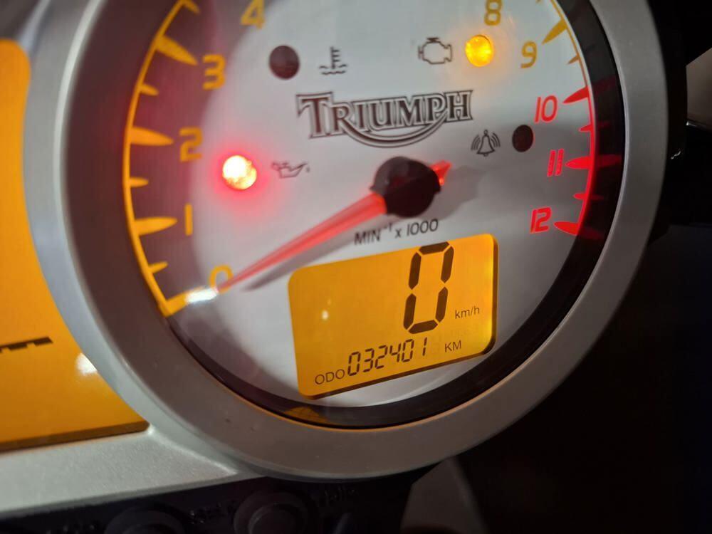 Triumph Speed Triple 1050 (2005 - 11) (7)