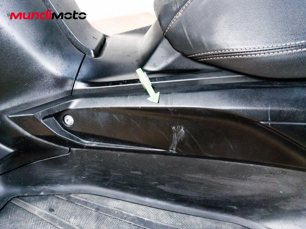 Yamaha X-Max 400 Iron Max ABS (2016) (20)