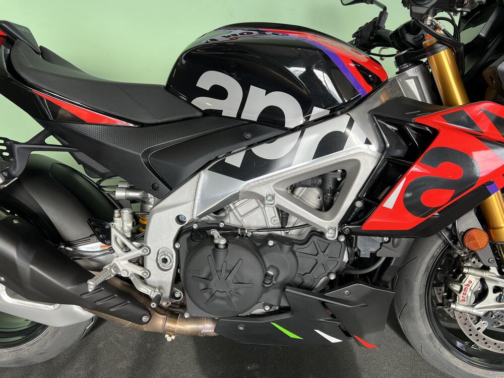 Aprilia Tuono V4 Factory (2021 - 24) (9)