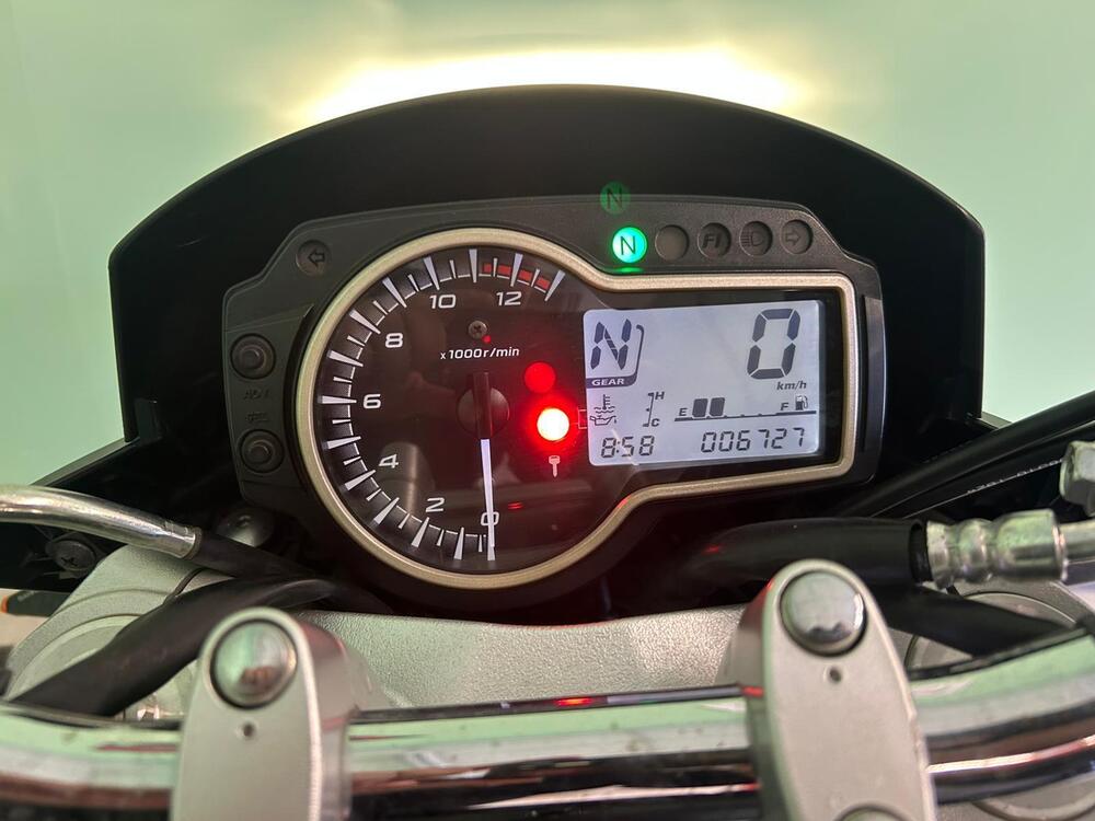 Suzuki GSR 750 ABS (2010 - 17) (5)