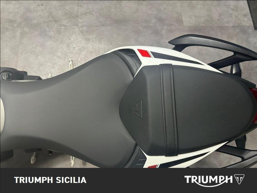Triumph Street Triple 765 R (2023 - 26) (14)