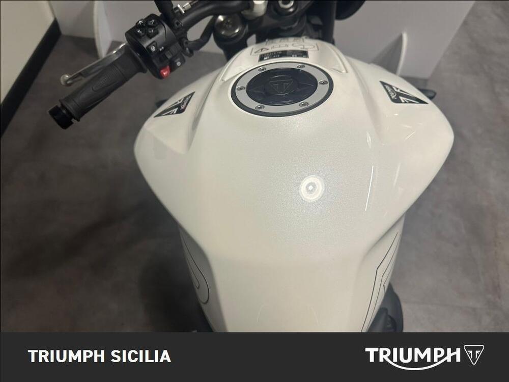 Triumph Street Triple 765 R (2023 - 26) (15)