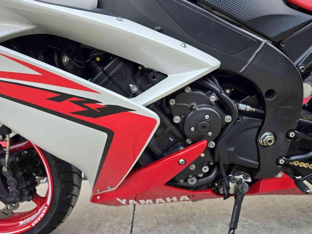 Yamaha YZF R1 (2007 - 08) (7)