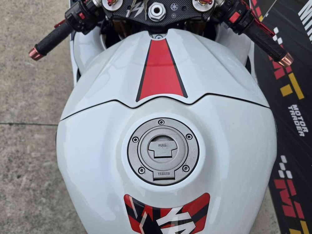 Yamaha YZF R1 (2007 - 08) (18)