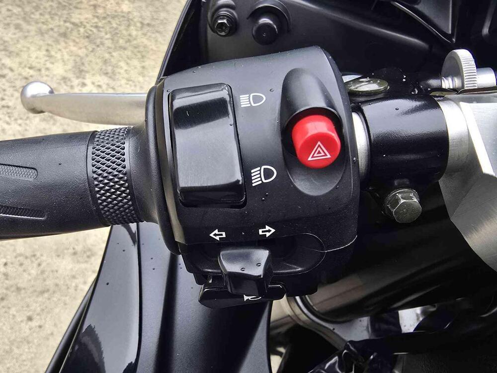 Yamaha YZF R6 (2006 - 07) (13)