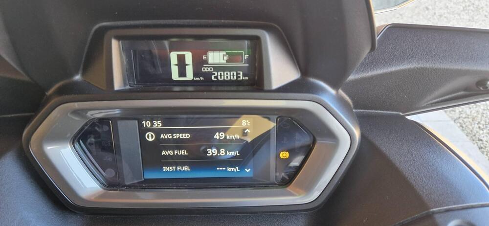 Yamaha X-Max 300 Tech Max (2021 - 24) (8)