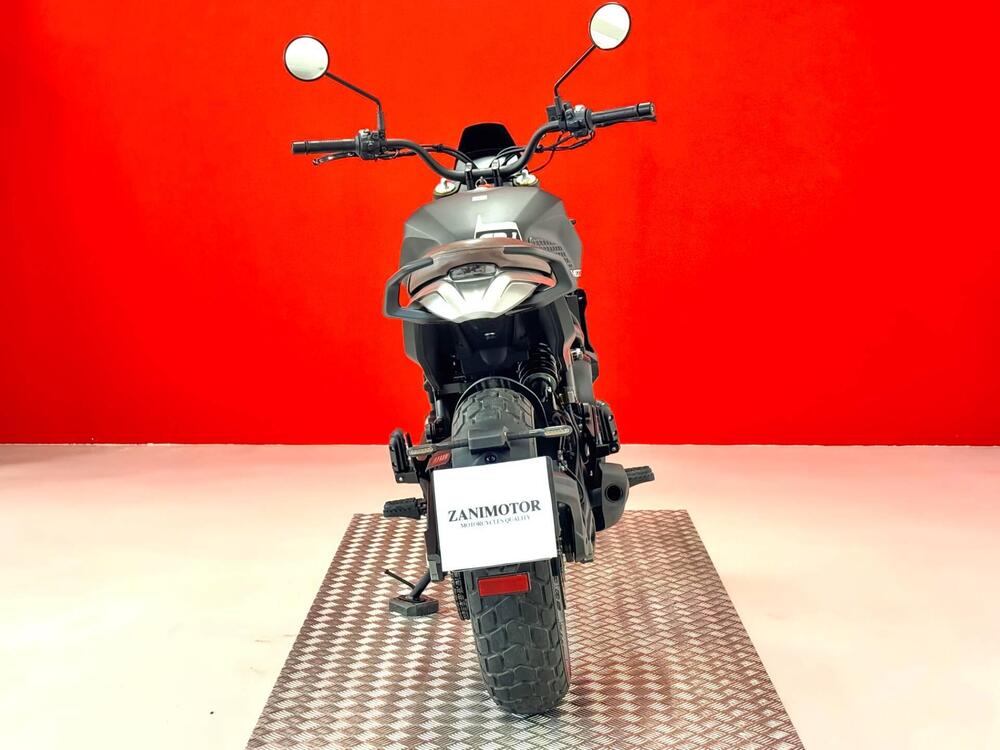 Moto Morini SEIEMMEZZO SCR (2022 - 26) (7)