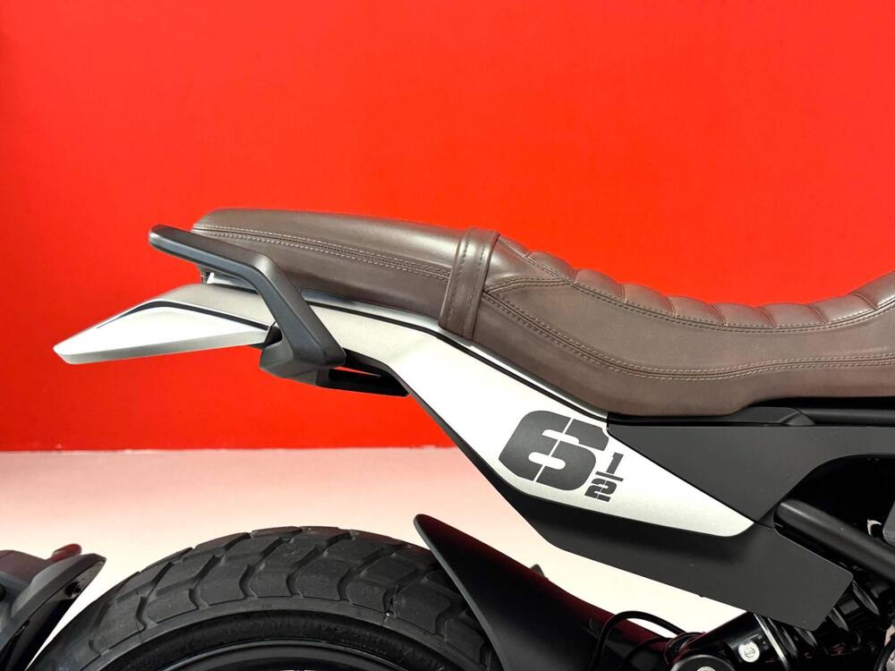 Moto Morini SEIEMMEZZO SCR (2022 - 26) (11)