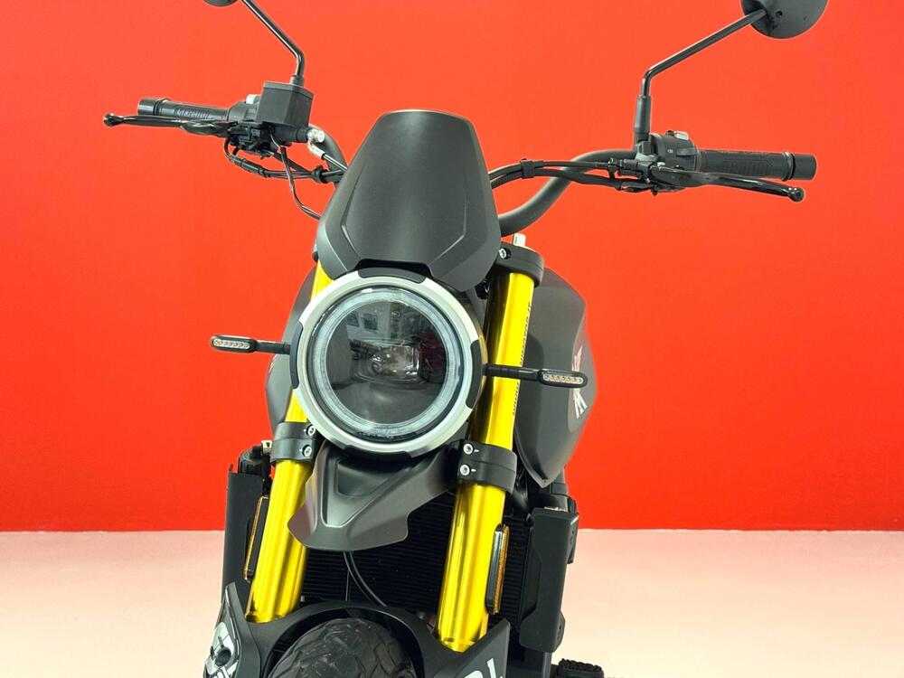 Moto Morini SEIEMMEZZO SCR (2022 - 26) (13)