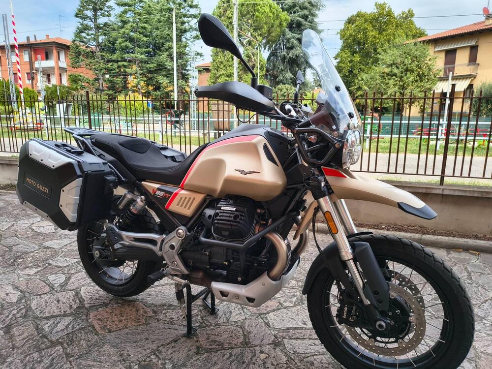 Moto Guzzi V85 TT Travel (2021 - 23) (2)