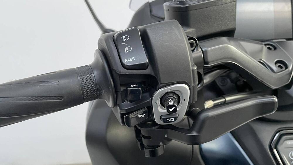 Yamaha T-Max 560 (2022 - 24) (10)