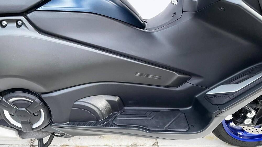 Yamaha T-Max 560 (2022 - 24) (7)