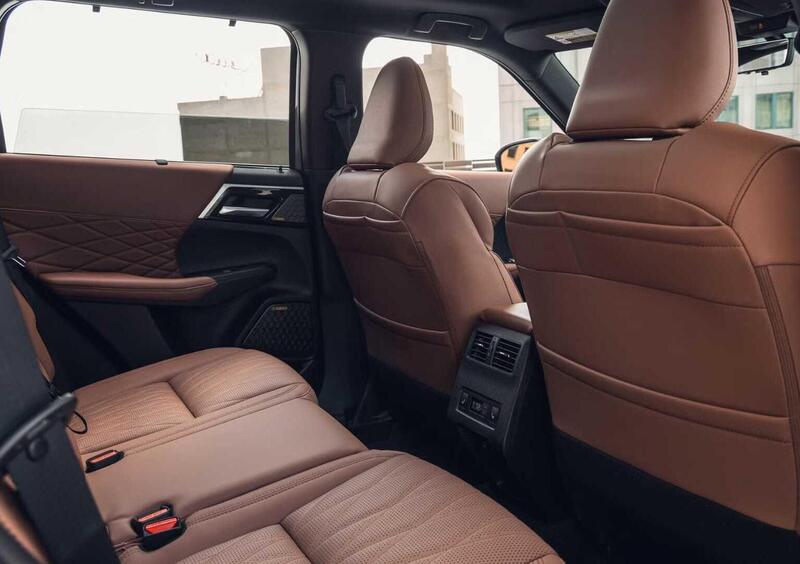 Mitsubishi Outlander (2026-->>) (16)