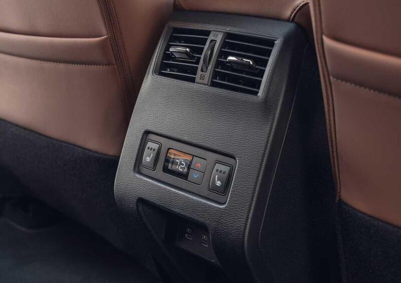 Mitsubishi Outlander (2026-->>) (22)