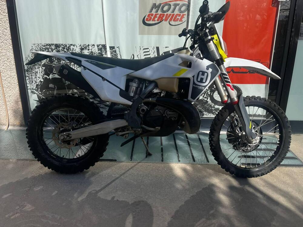 Husqvarna TE 300i (2022)