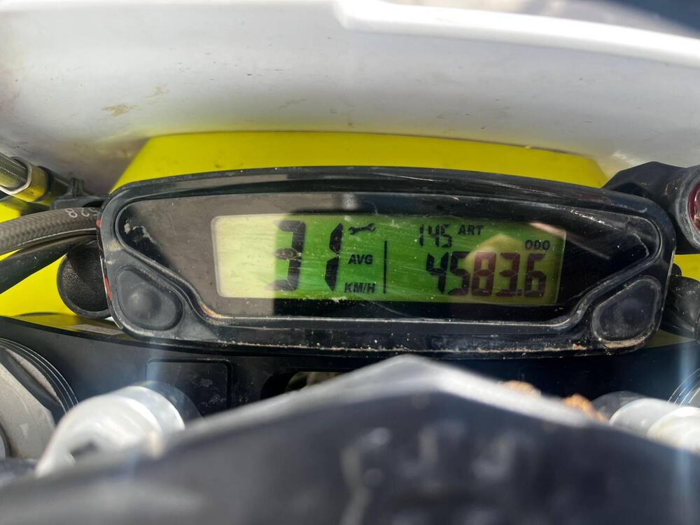 Husqvarna TE 300i (2022) (2)