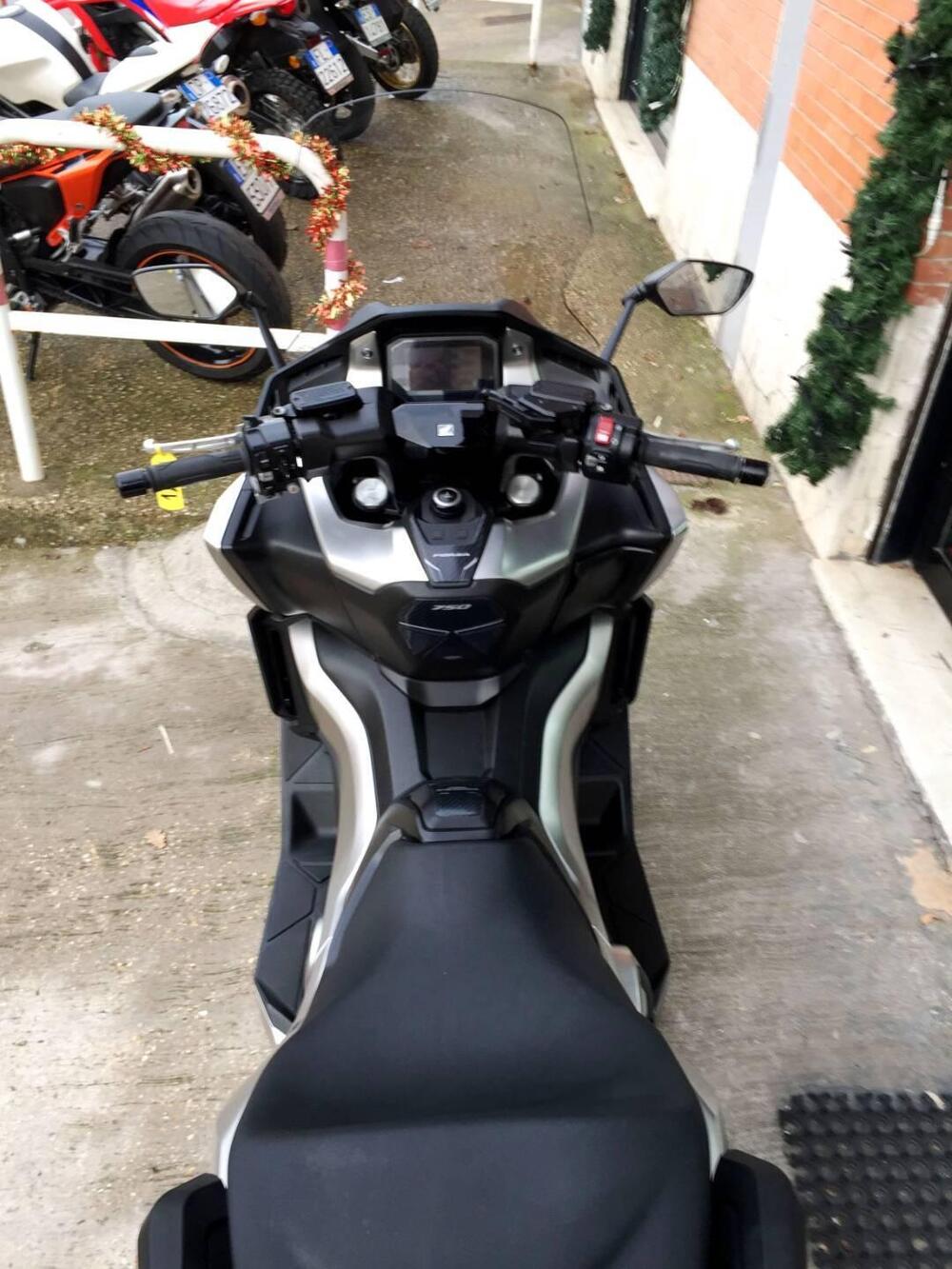 Honda Forza 750 DCT (2021 - 24) (9)