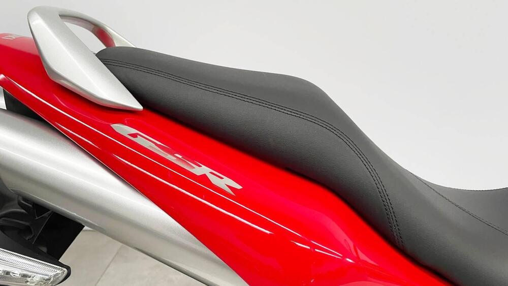 Suzuki GSR 600 (2006 - 11) (15)