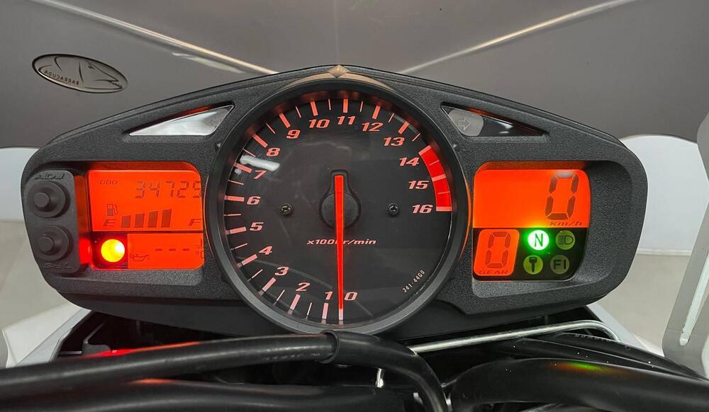 Suzuki GSR 600 (2006 - 11) (10)