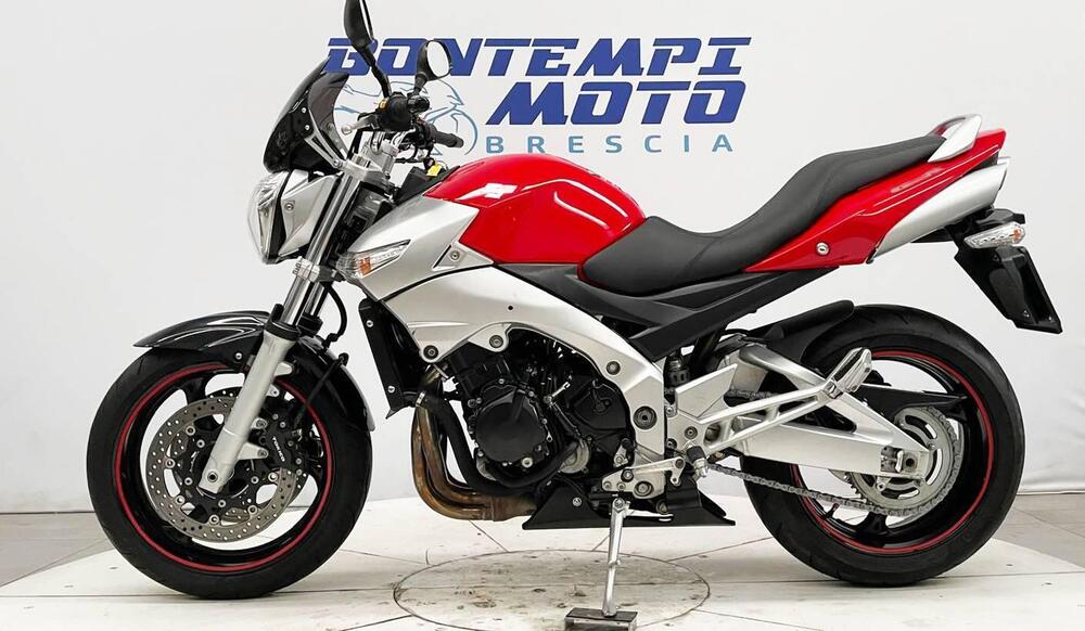 Suzuki GSR 600 (2006 - 11) (2)