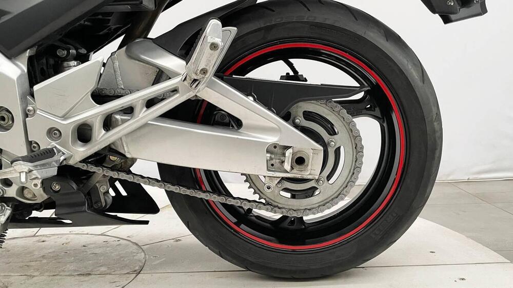 Suzuki GSR 600 (2006 - 11) (8)