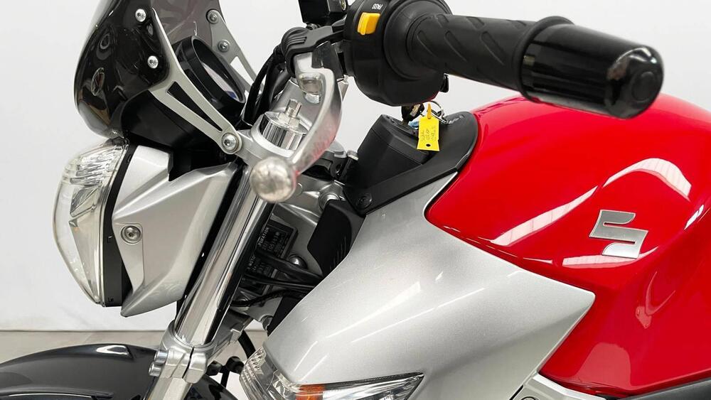 Suzuki GSR 600 (2006 - 11) (12)