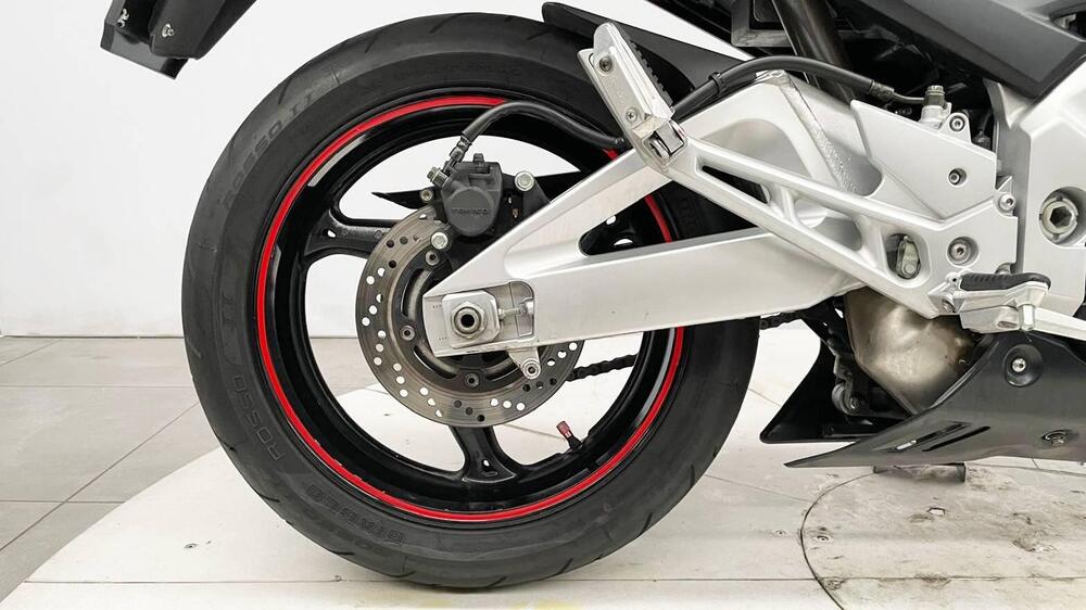 Suzuki GSR 600 (2006 - 11) (3)