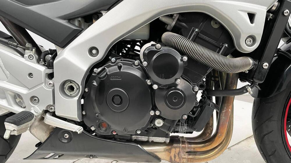 Suzuki GSR 600 (2006 - 11) (4)