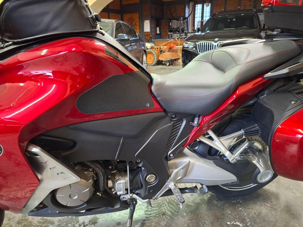 Honda VFR 1200 F ABS (2009 - 16) (7)