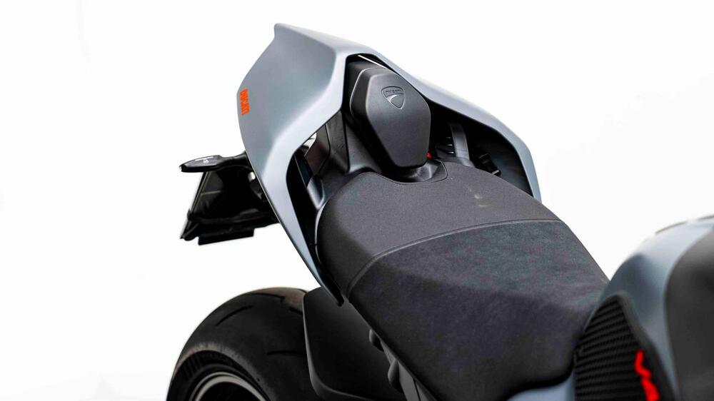 Ducati Streetfighter V4 S (2023 - 24) (10)