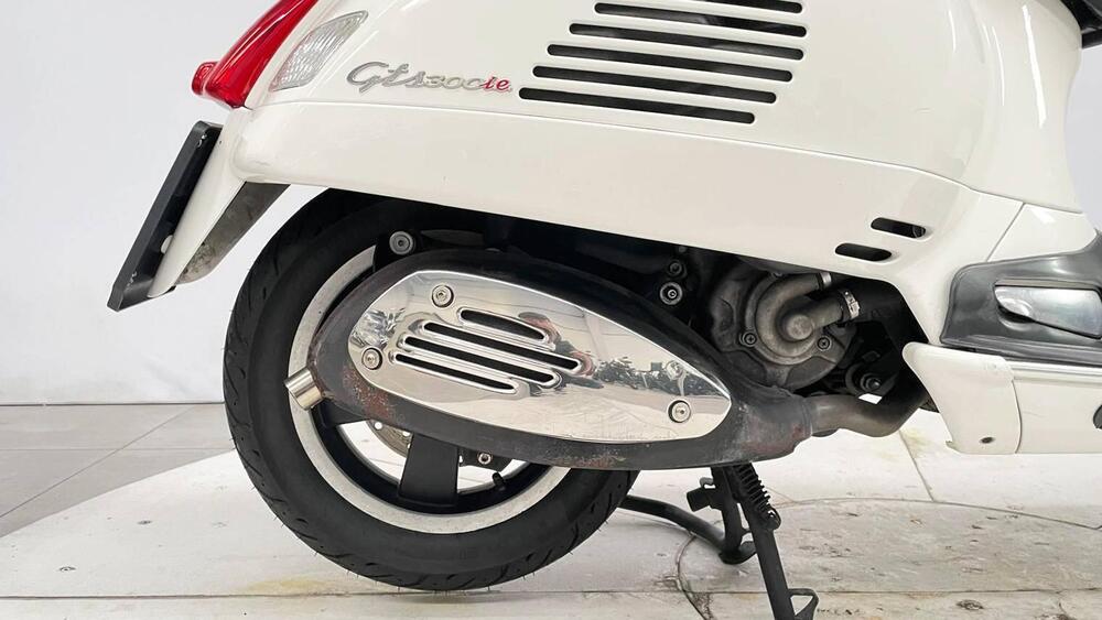 Vespa GTS 300 Super (2008 - 16) (3)